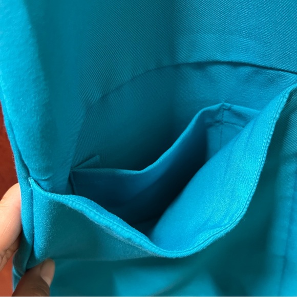 Mandala Scrub top Size 2XL Color Teal Aqua-Tek Material Front Pockets Uniform AC - Picture 5 of 9